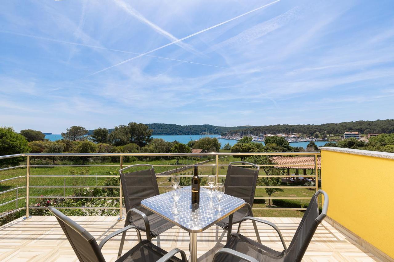 Apartmani Mirna Luka Pomer Buitenkant foto